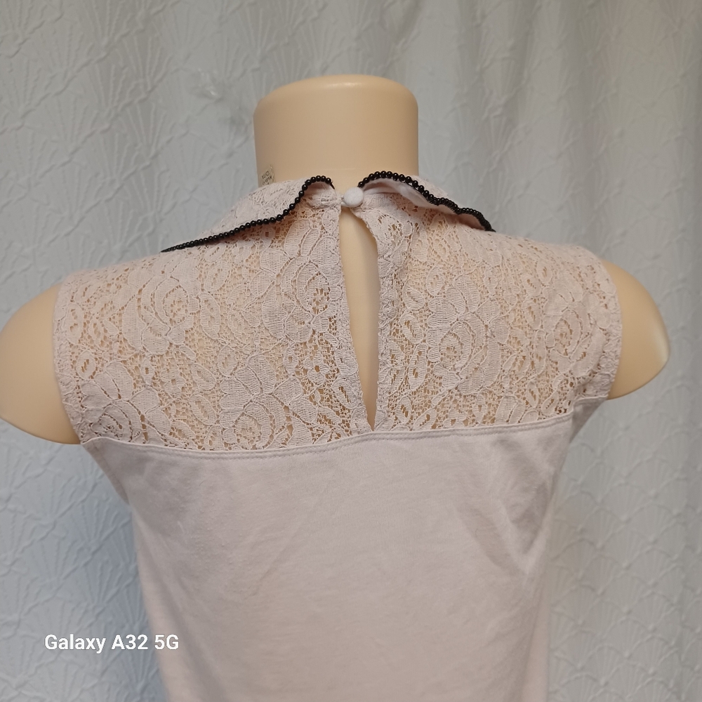 Princess Vera Wang Women Size M Pink Lace Top with Black Collar - Picture 7 of 12